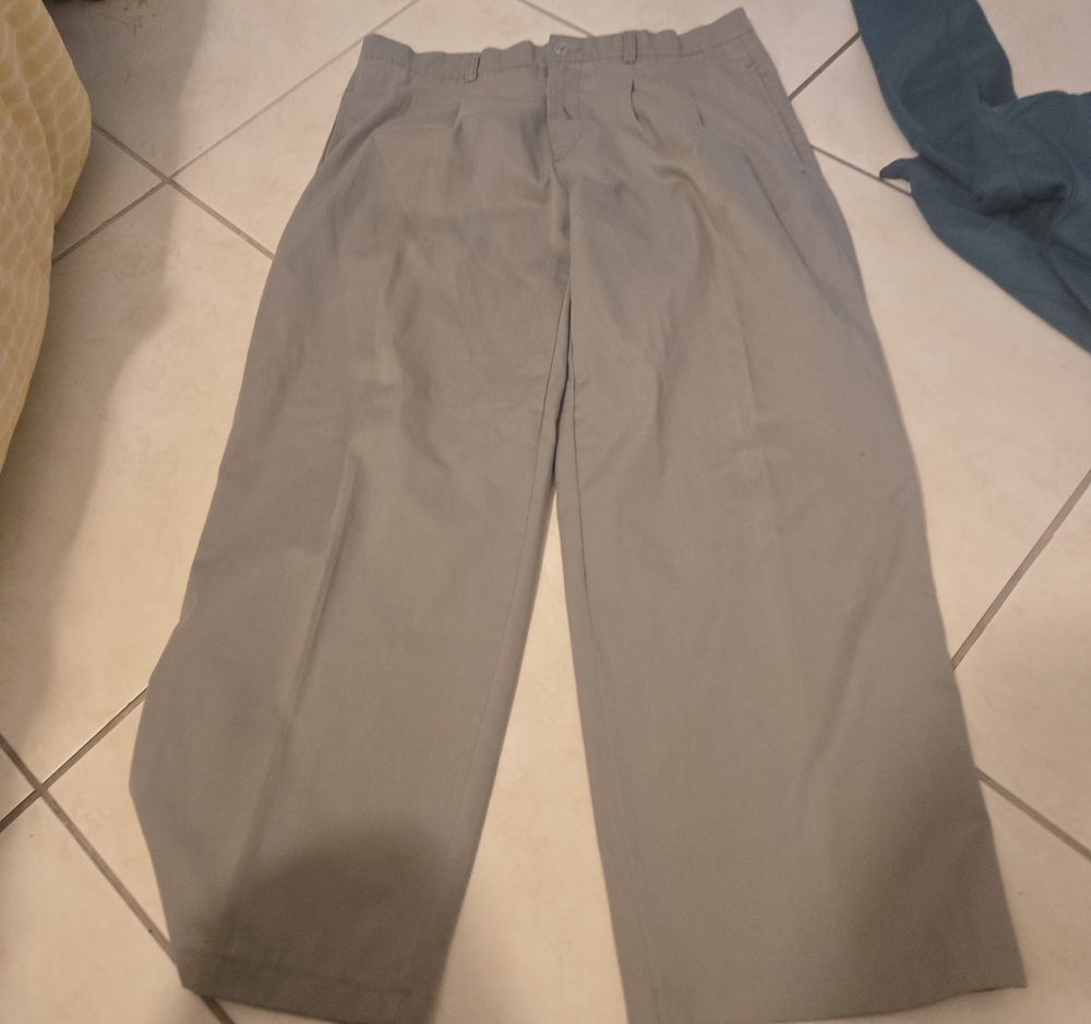 Men's Straight-Leg Chinos in Light Gray